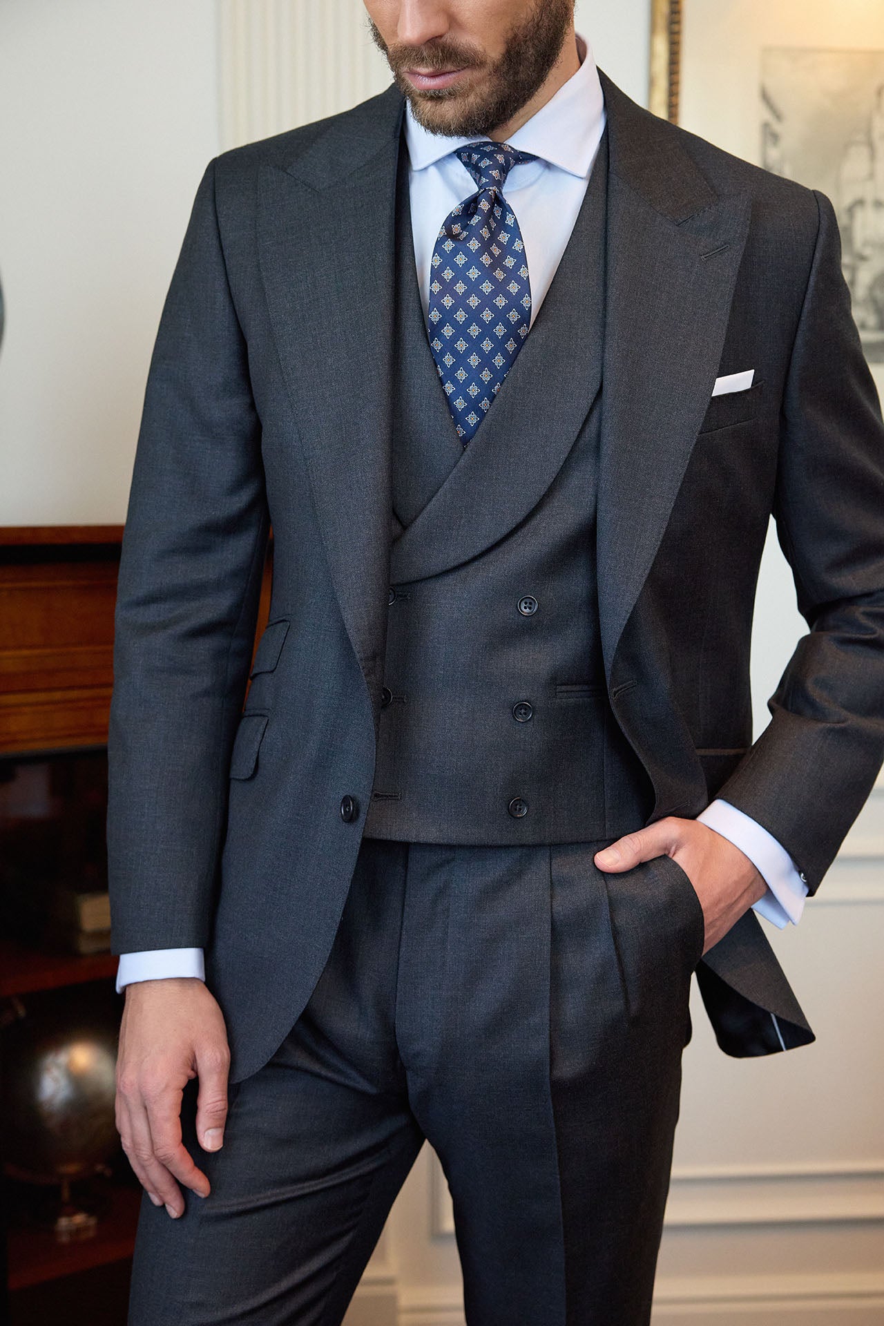 Old Jeffrey | 3 Piece Plain Grey Suit with 10,5cm Peak Lapels