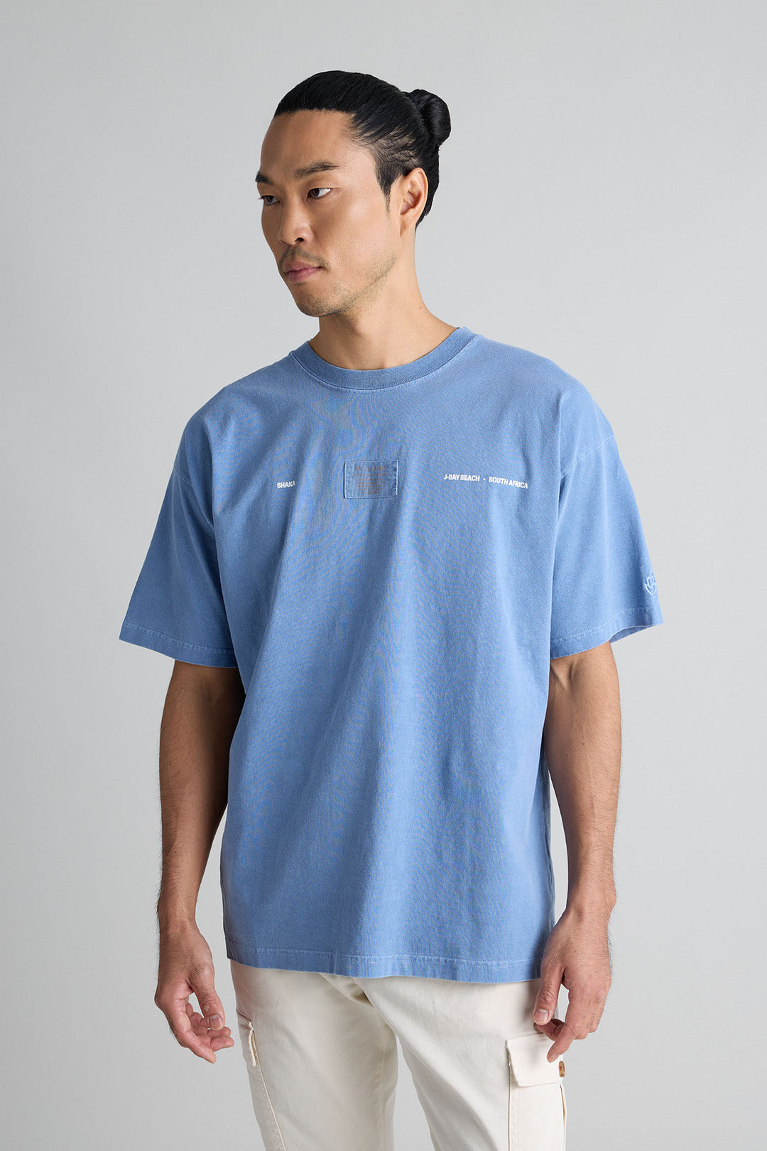 Camiseta Shaka JBay Surf Competition Azul Plomo Desgastado Hombros Oversize