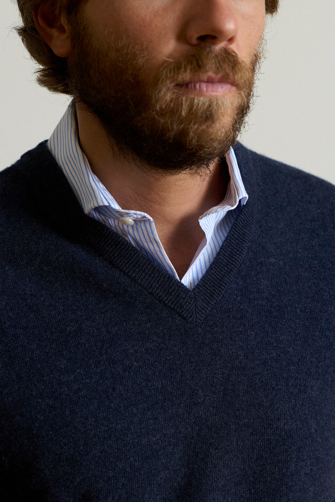 Jersey Cuello Pico Lana Virgen Extrafina Azul Marino