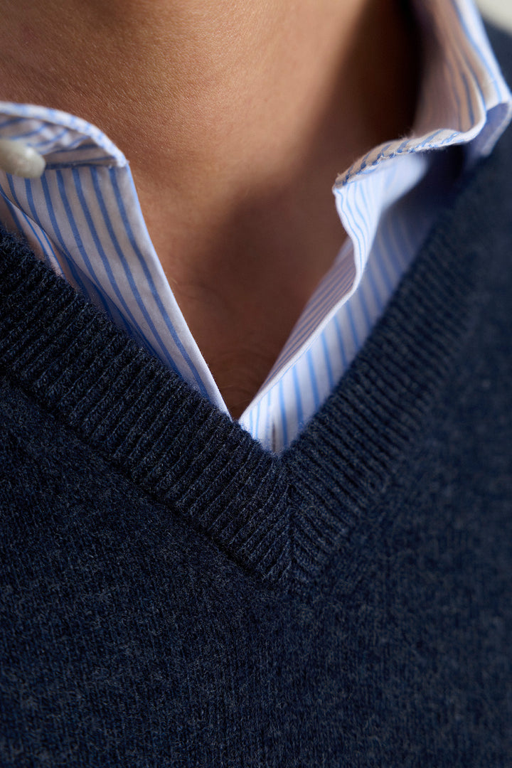 Jersey Cuello Pico Lana Virgen Extrafina Azul Marino