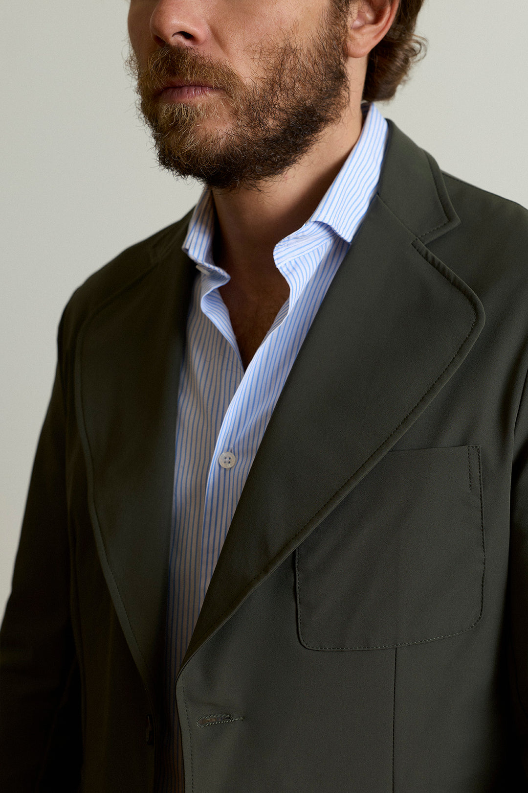 Jaqueta Técnica de Caça Verde com Lapelas de 11 cm