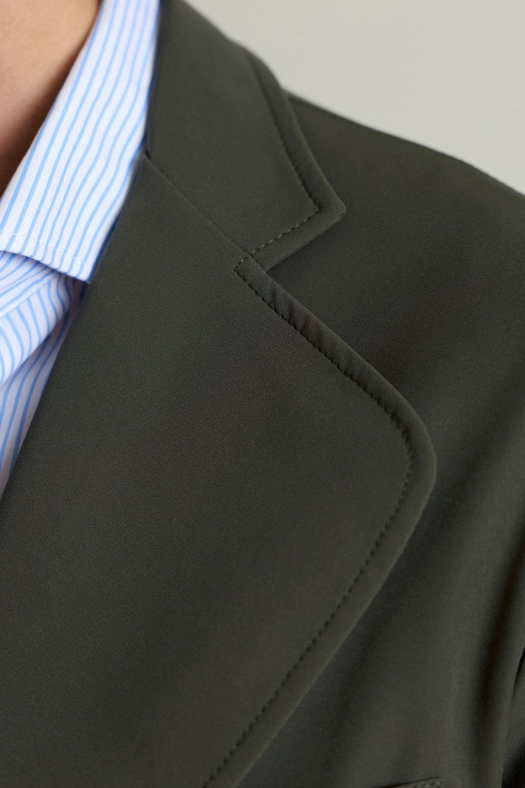 Jaqueta Técnica de Caça Verde com Lapelas de 11 cm