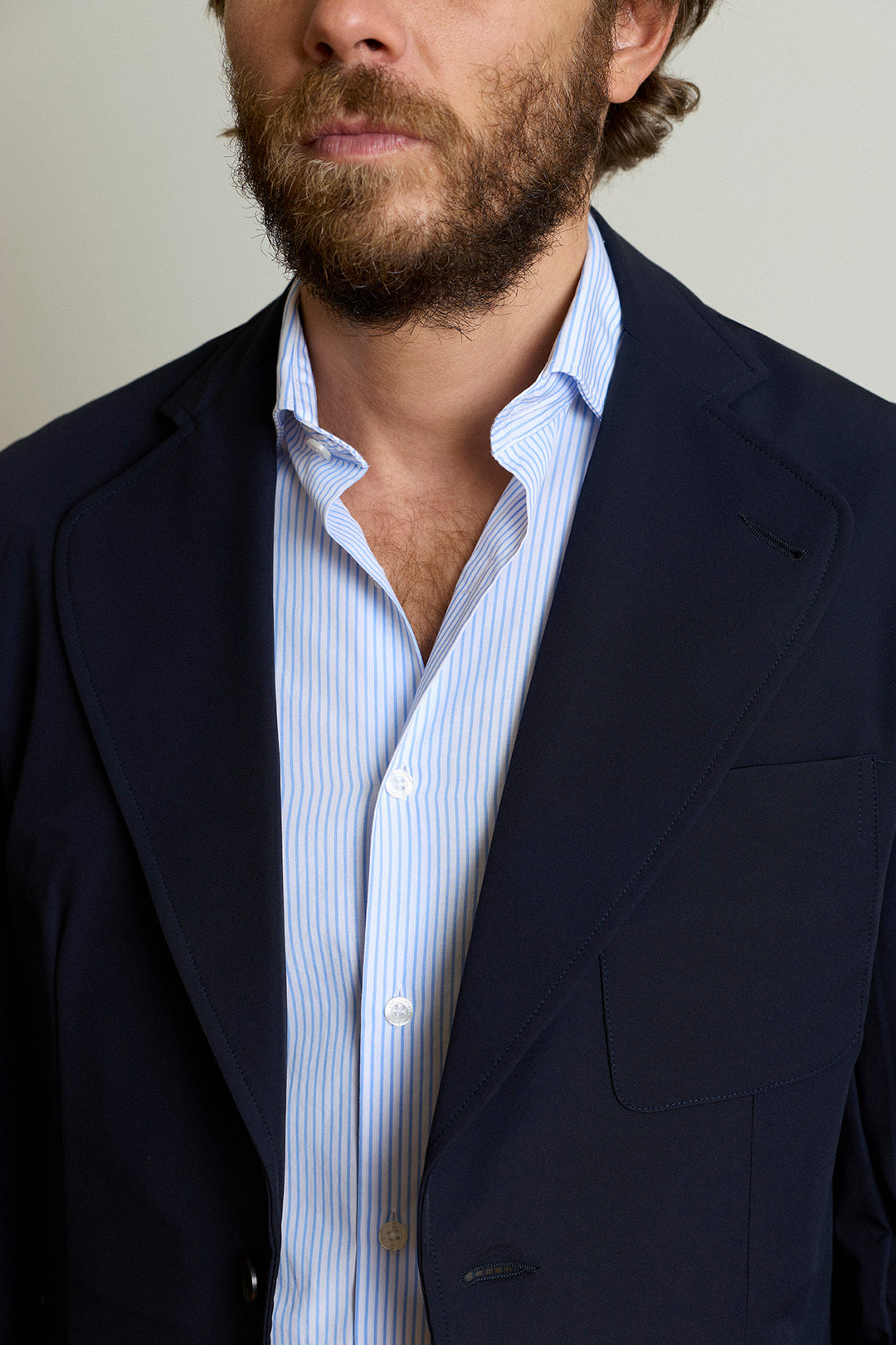 Americana Técnica Azul Marino Solapas 11 cm