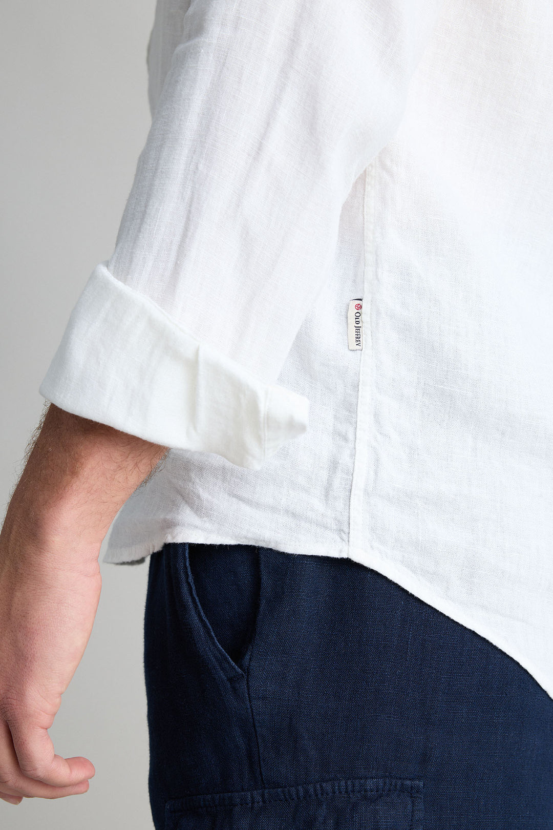 Camisa de linho com gola Mao e botões de chifre em branco