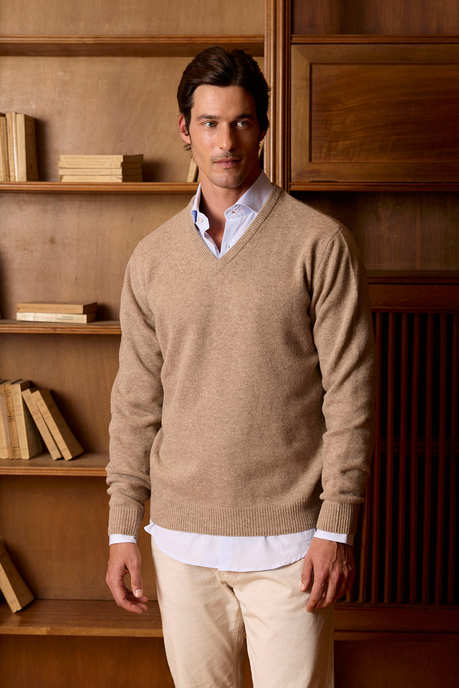 Jersey Cuello Pico Café Claro Lambswool