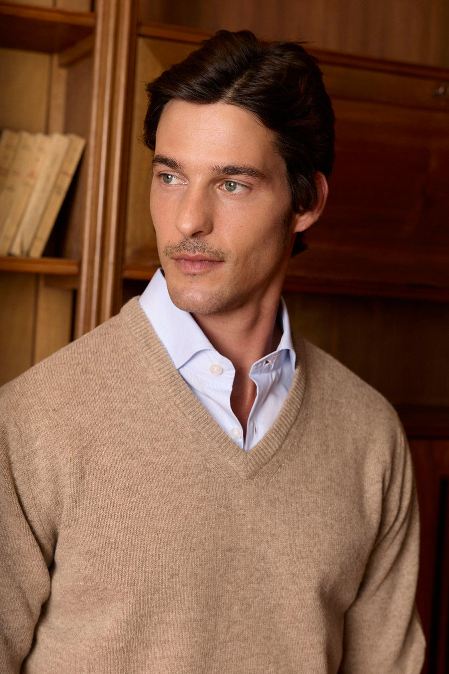 Jersey Cuello Pico Café Claro Lambswool