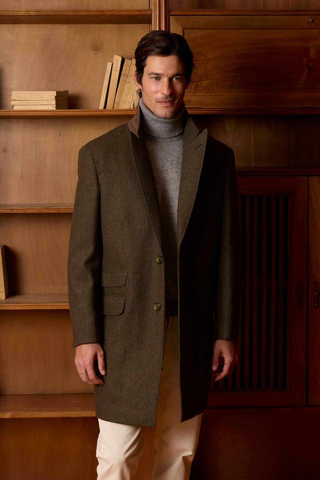 Abrigo Punta de Lanza 100% Lana Espiga Kaki Solapas 11 cm