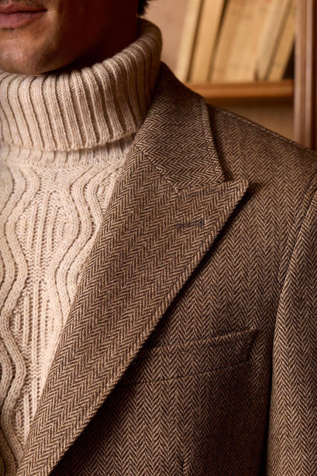 Casaco Punta de Lanza 100% Lã Bege Lapelas em pinha 11 cm