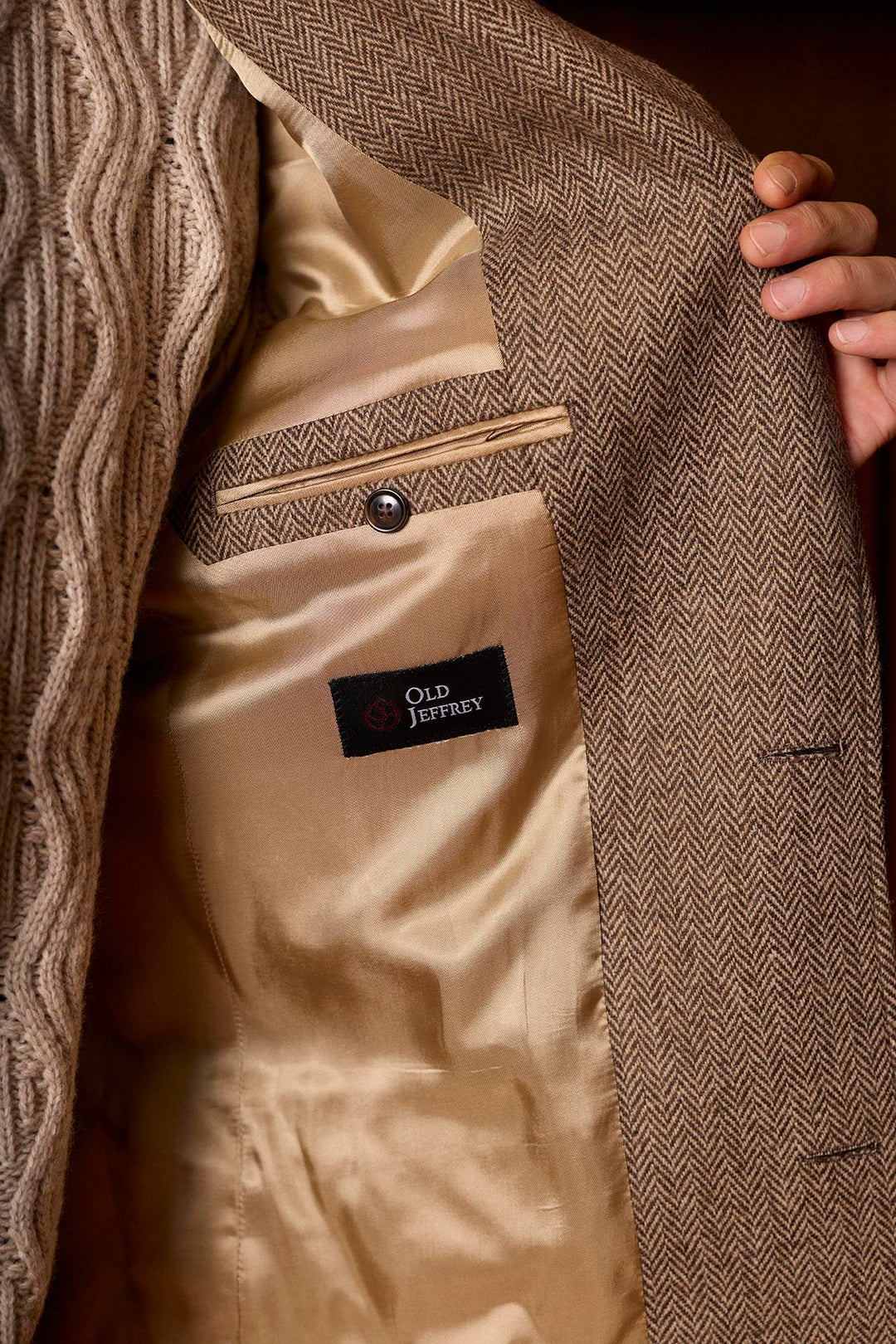 Casaco Punta de Lanza 100% Lã Bege Lapelas em pinha 11 cm