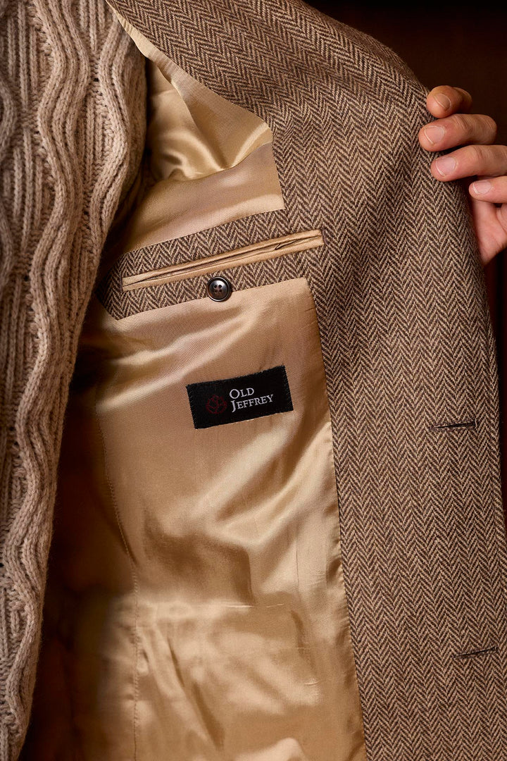 Casaco Punta de Lanza 100% Lã Bege Lapelas em pinha 11 cm