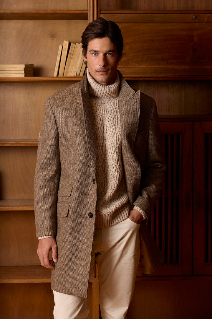 Casaco Punta de Lanza 100% Lã Bege Lapelas em pinha 11 cm