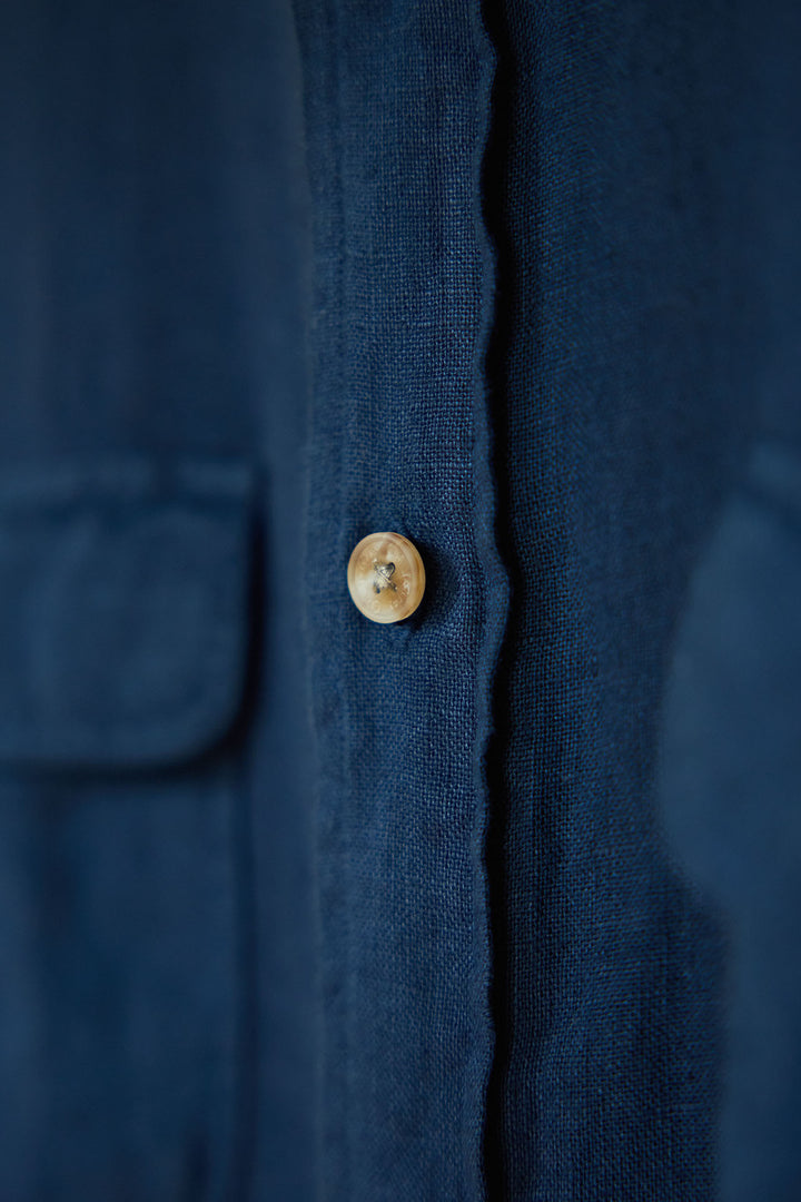 Camisa de linho azul marinho com 2 bolsos no peito