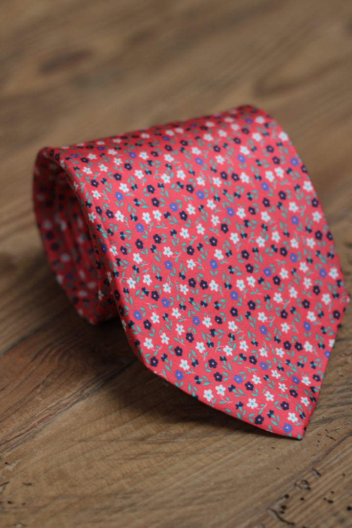 Corbata Siete Pliegues Seda Rojo Carmesí Diseño Floral Möbius