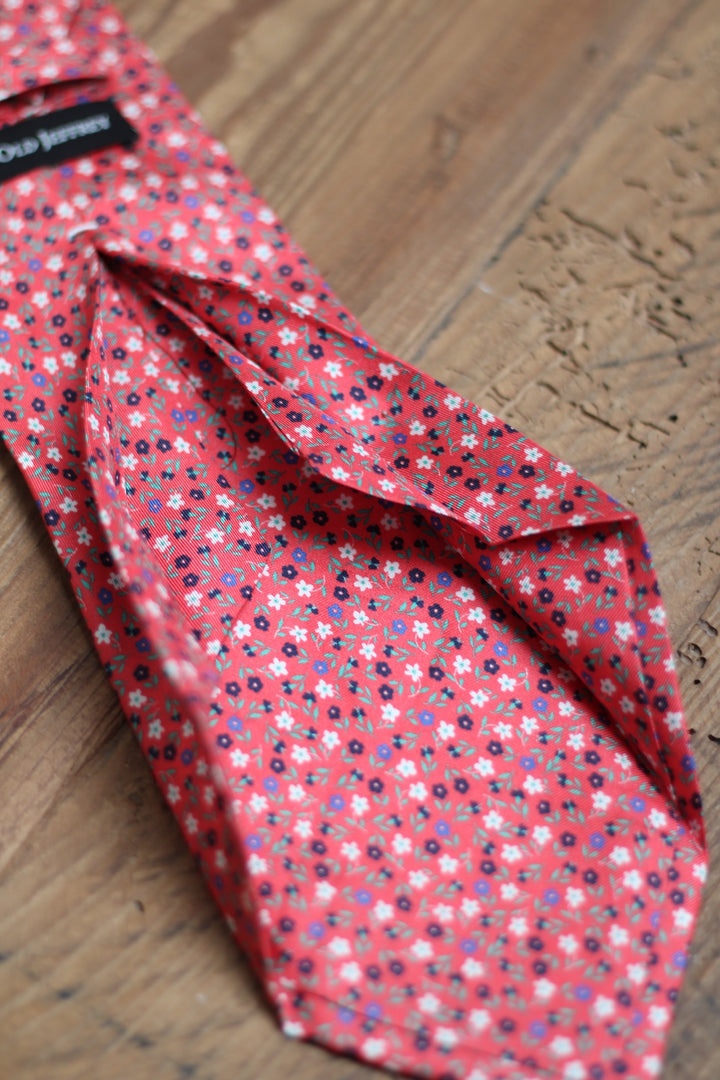 Corbata Siete Pliegues Seda Rojo Carmesí Diseño Floral Möbius