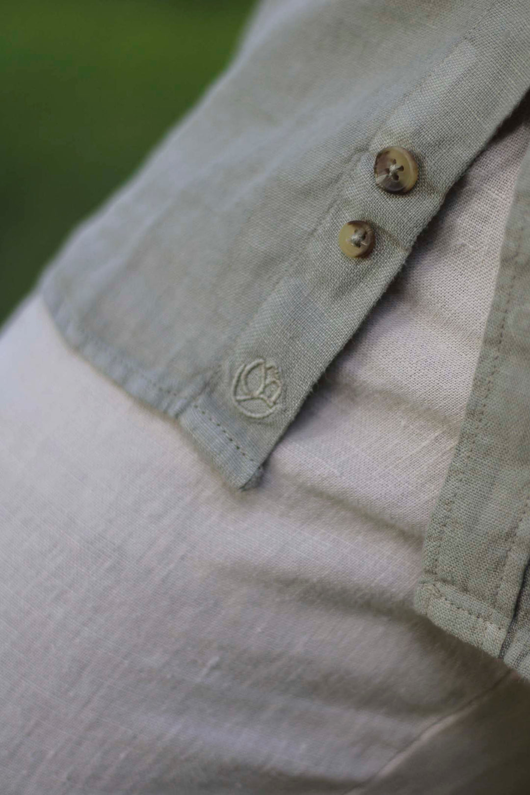 Dry Green Mao Collar Linen Shirt with Horn Buttons