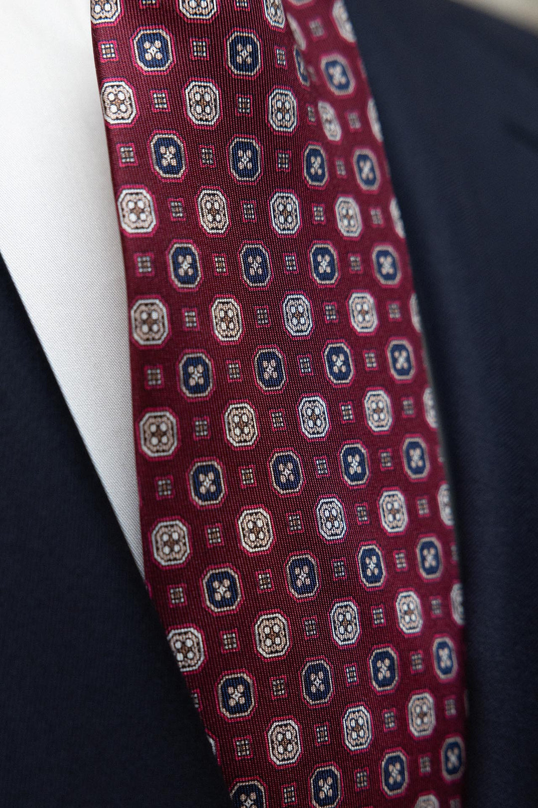 Corbata Napoli Seda Burdeos Geometria Octogonal Ocre