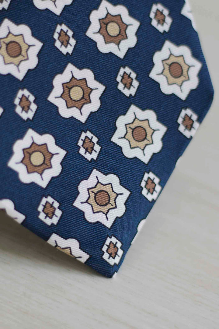 Corbata Napoli Seda Azul Royal Geometría Estrellada XL Latte, Marrón y Blanco