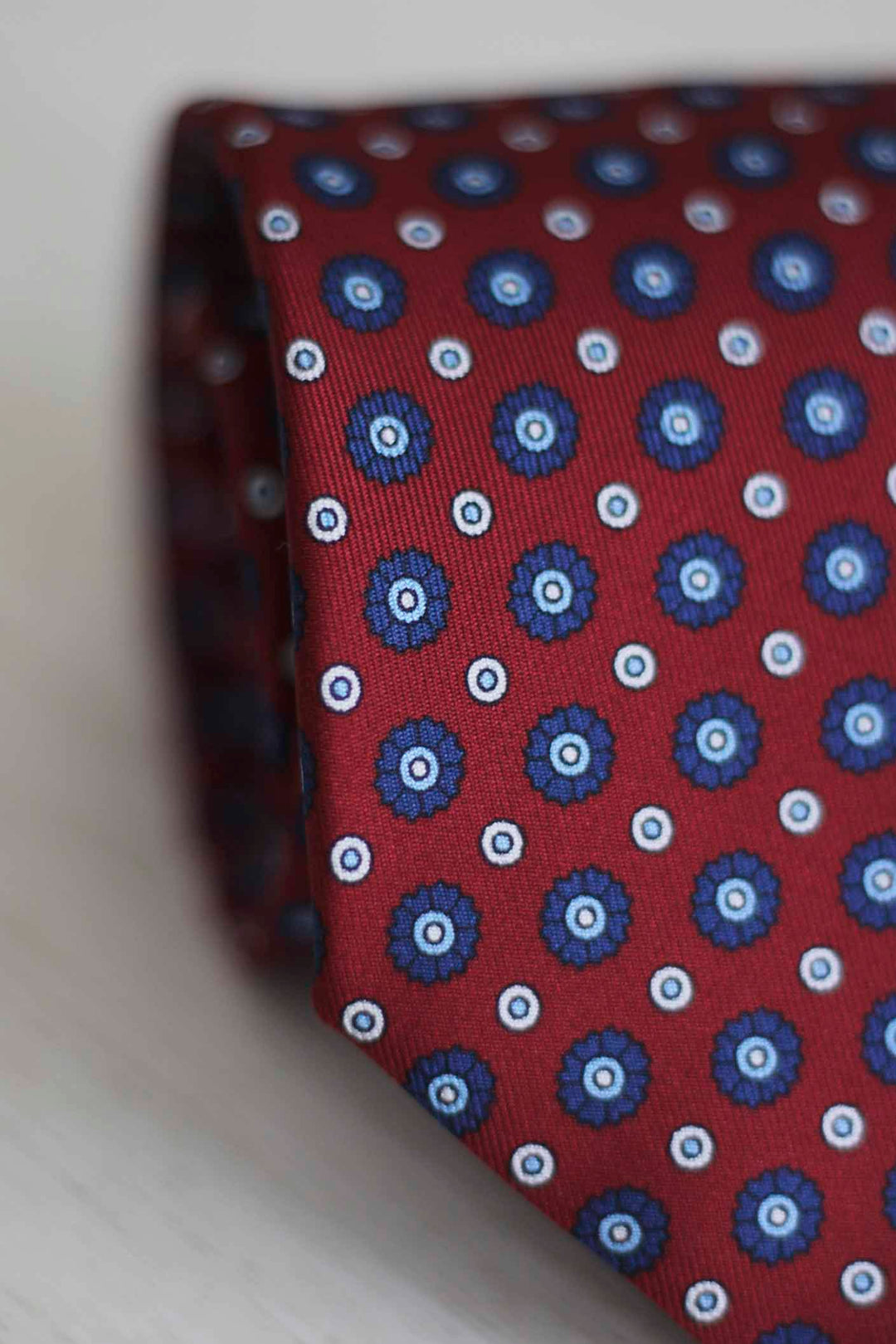 Napoli Burgundy Silk Tie with Blue and White Daisies