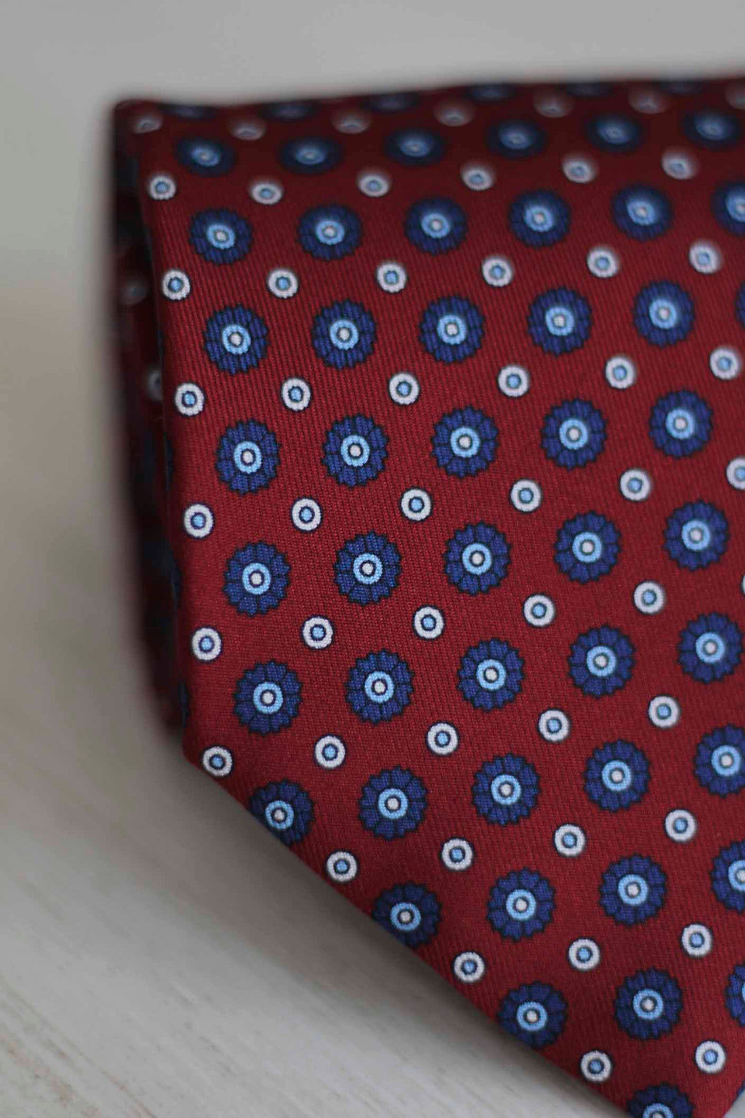 Napoli Burgundy Silk Tie with Blue and White Daisies