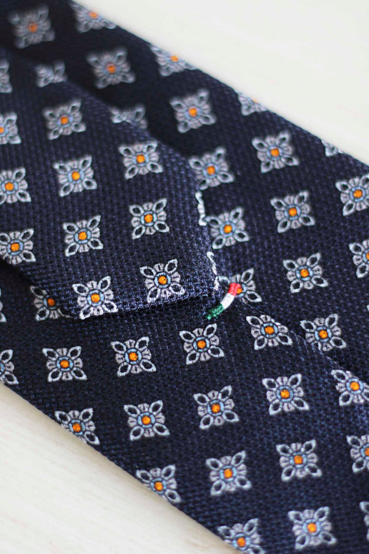 Corbata Seda de Garza Azul Marino Estrellas Geométricas Blanco Hueso