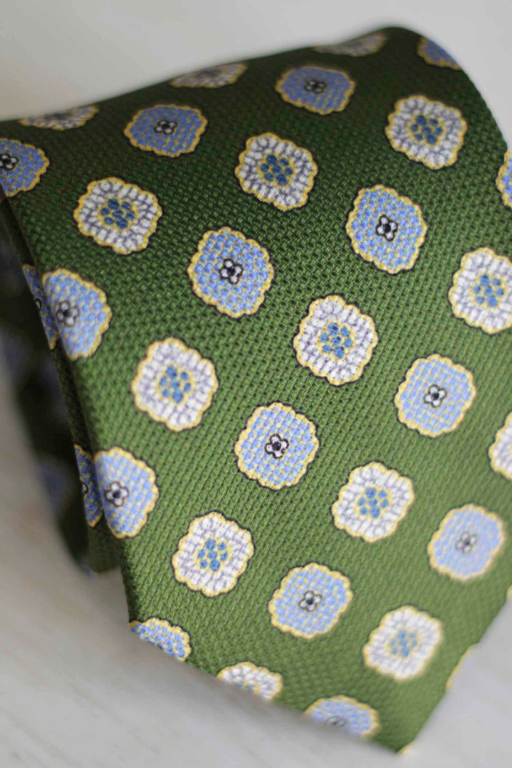 Spring Green Heron Silk Tie with Light Blue and White Plaster Daisies