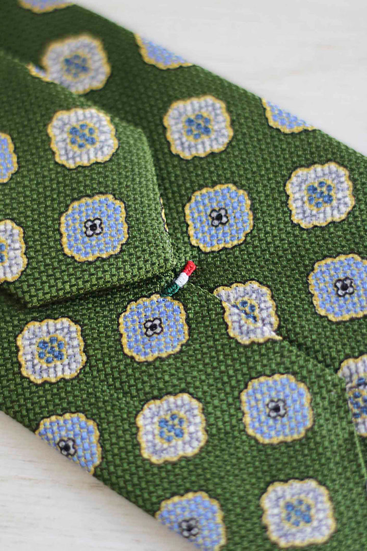 Spring Green Heron Silk Tie with Light Blue and White Plaster Daisies