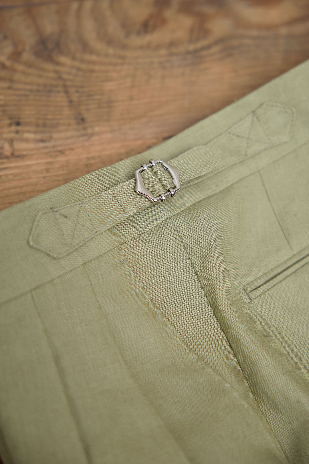 Light Olive Green Linen MTM Suit Bottled Spearhead Lapels 11 cm