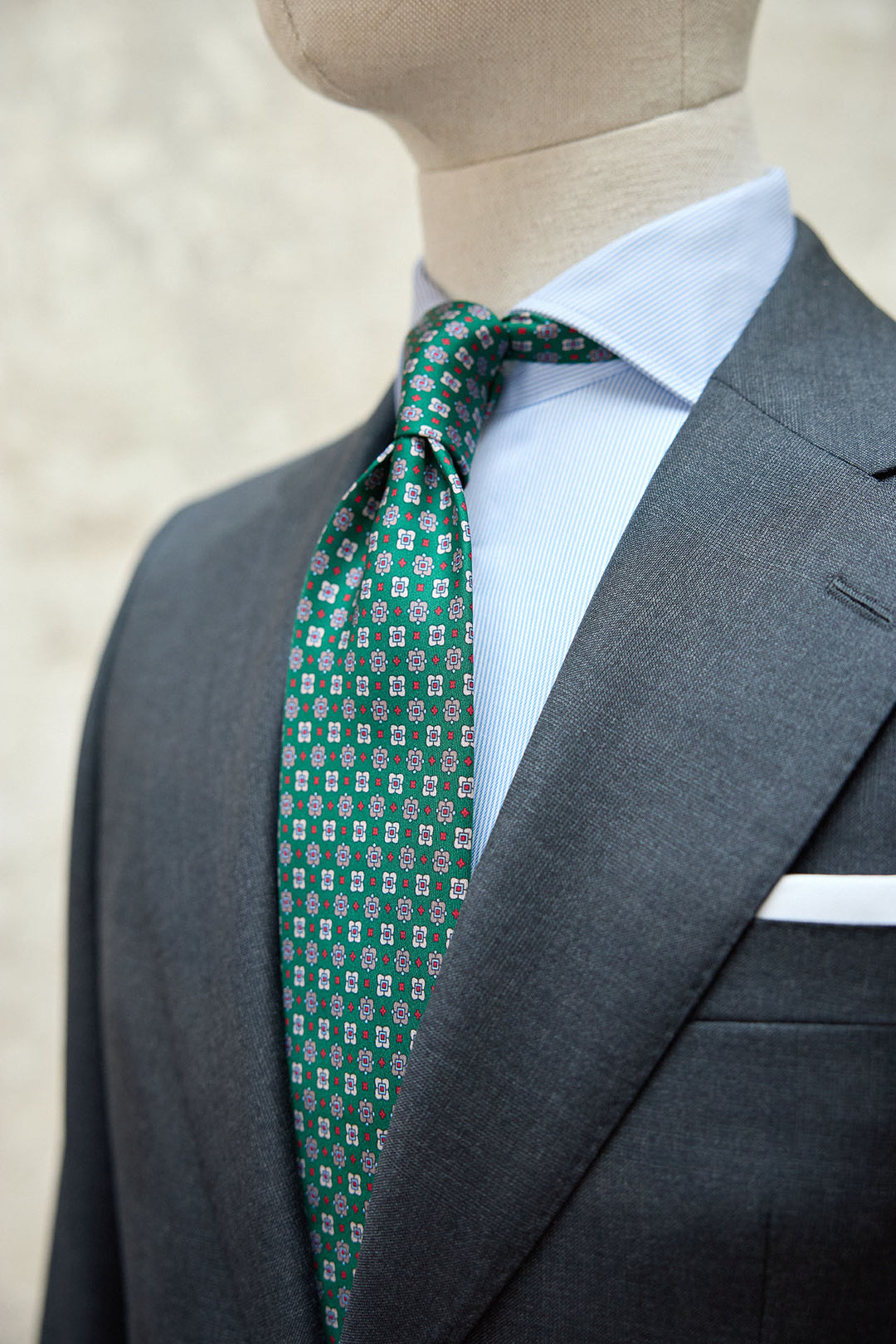 Corbata Napoli Seda Verde Botella Geometría Gris Celeste y Roja