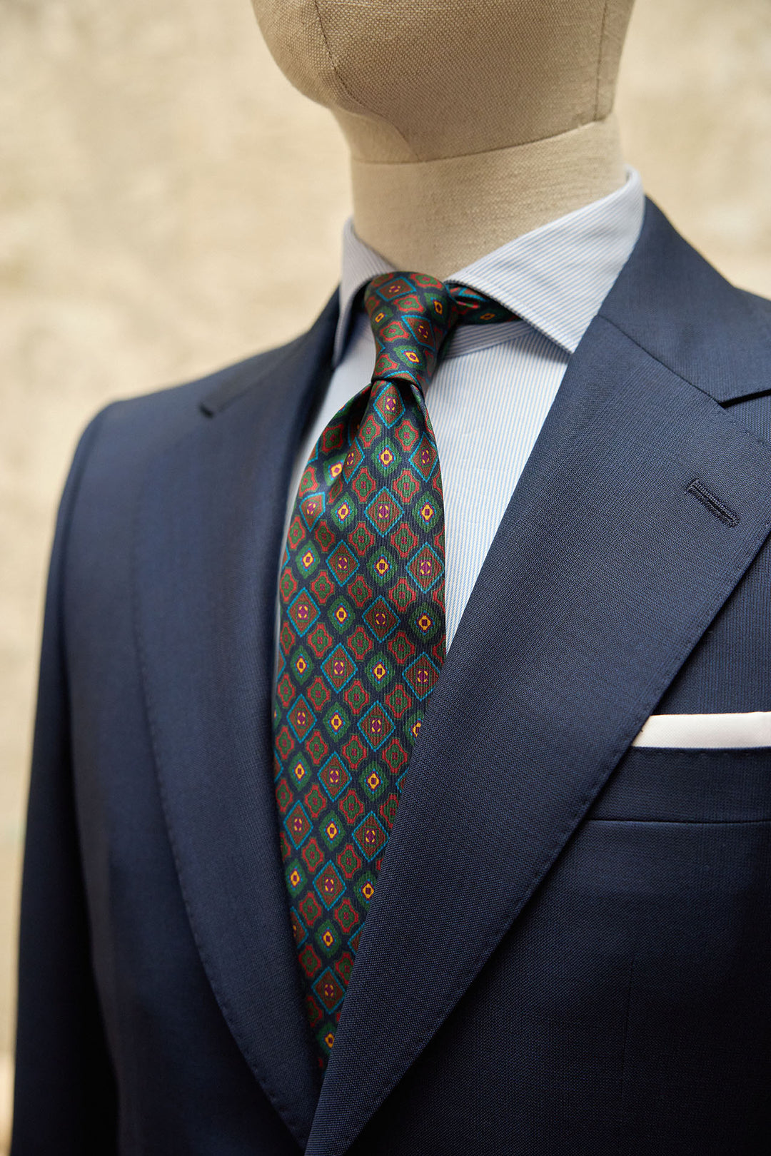 Corbata Napoli Seda Azul Marino Geometría Romboidal Verde Burdeos y Amarilla