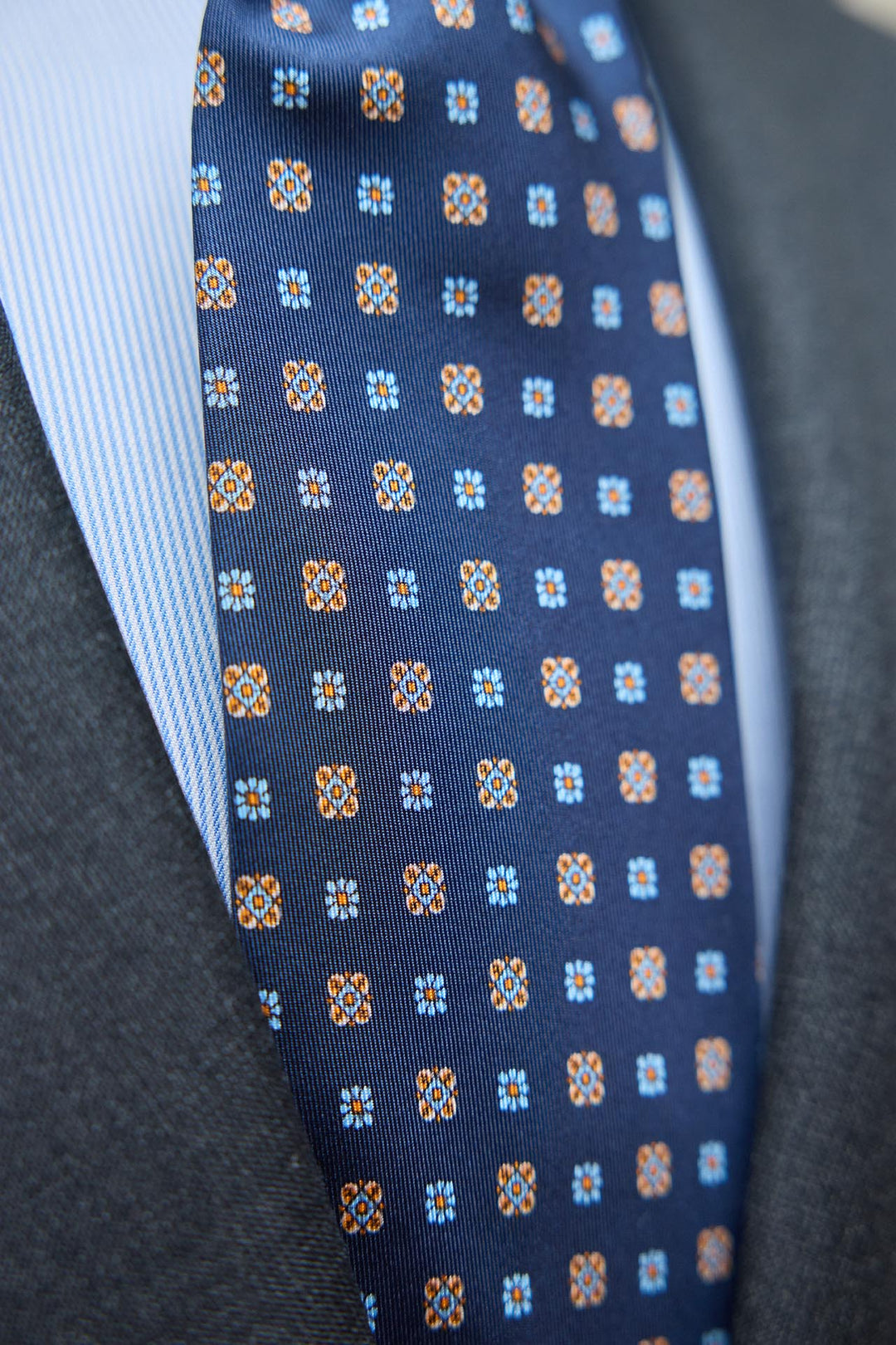 Napoli Navy Blue Silk Tie Daisies and Light Blue Shields