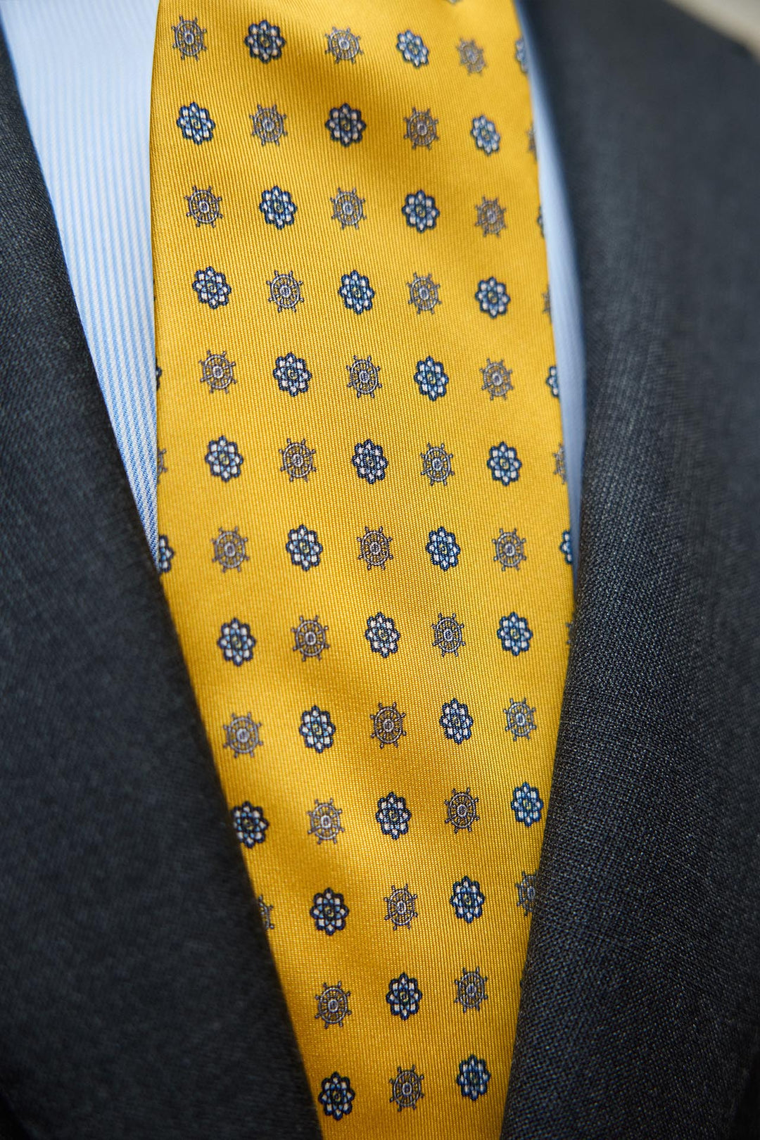 Napoli Silk Tie Wasp Yellow Daisy and Timon