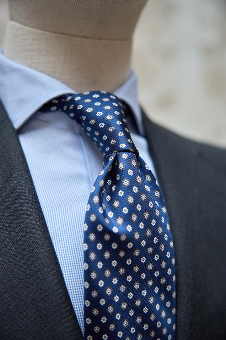 Napoli Blue Silk Tie With daisies in grayish blue and white tones