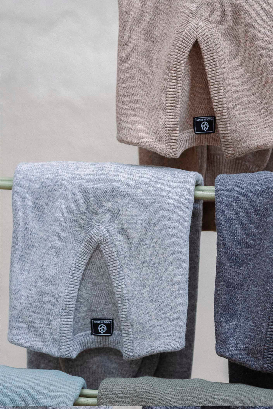 Jersey Cuello Pico Gris Claro Lambswool