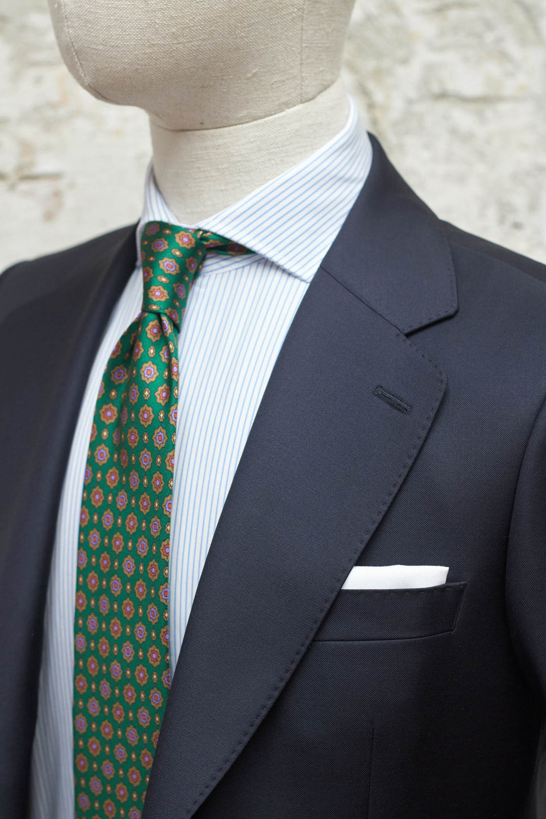 Old Jeffrey | Men's Suits 2 pieces and 3 Pieces with Rounded and Spear Point Lapels Old Jeffrey | Men's Suits 2 pieces and 3 Pieces with Rounded and Spear Point Lapels