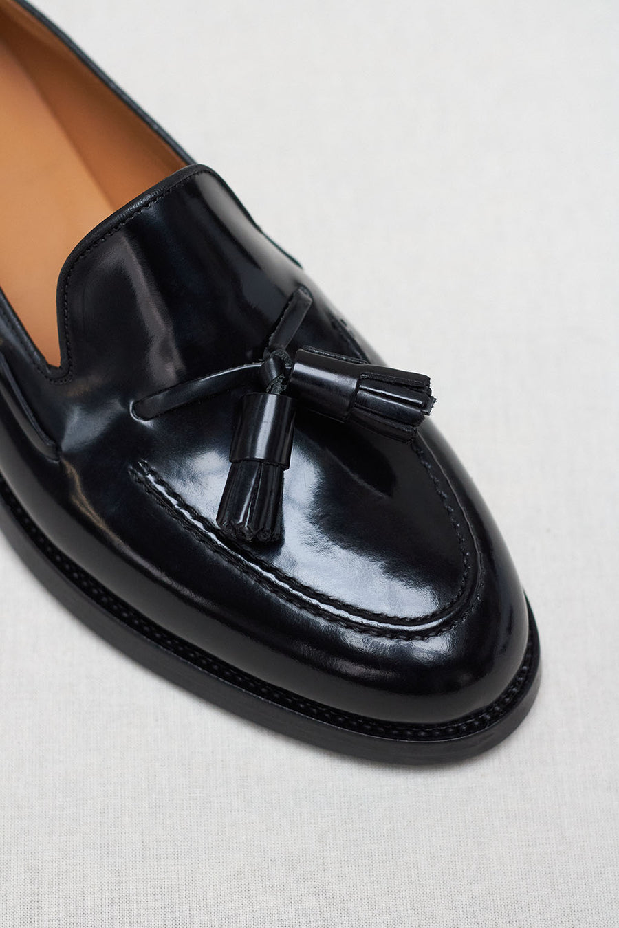 Mocasín Negro Borlas Piel Negro Pala Alta