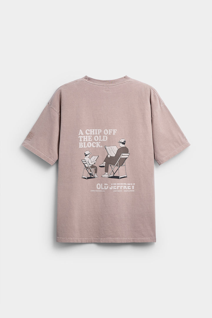 Camiseta Chip Off The Old Block em rosa claro com ombros desgastados e tamanho grande