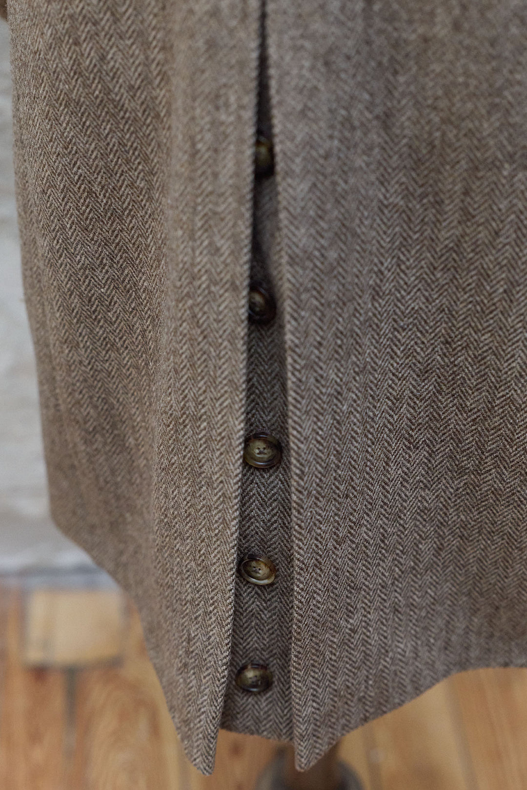 Abrigo Solapa Punta de Lanza Espiga Marrón