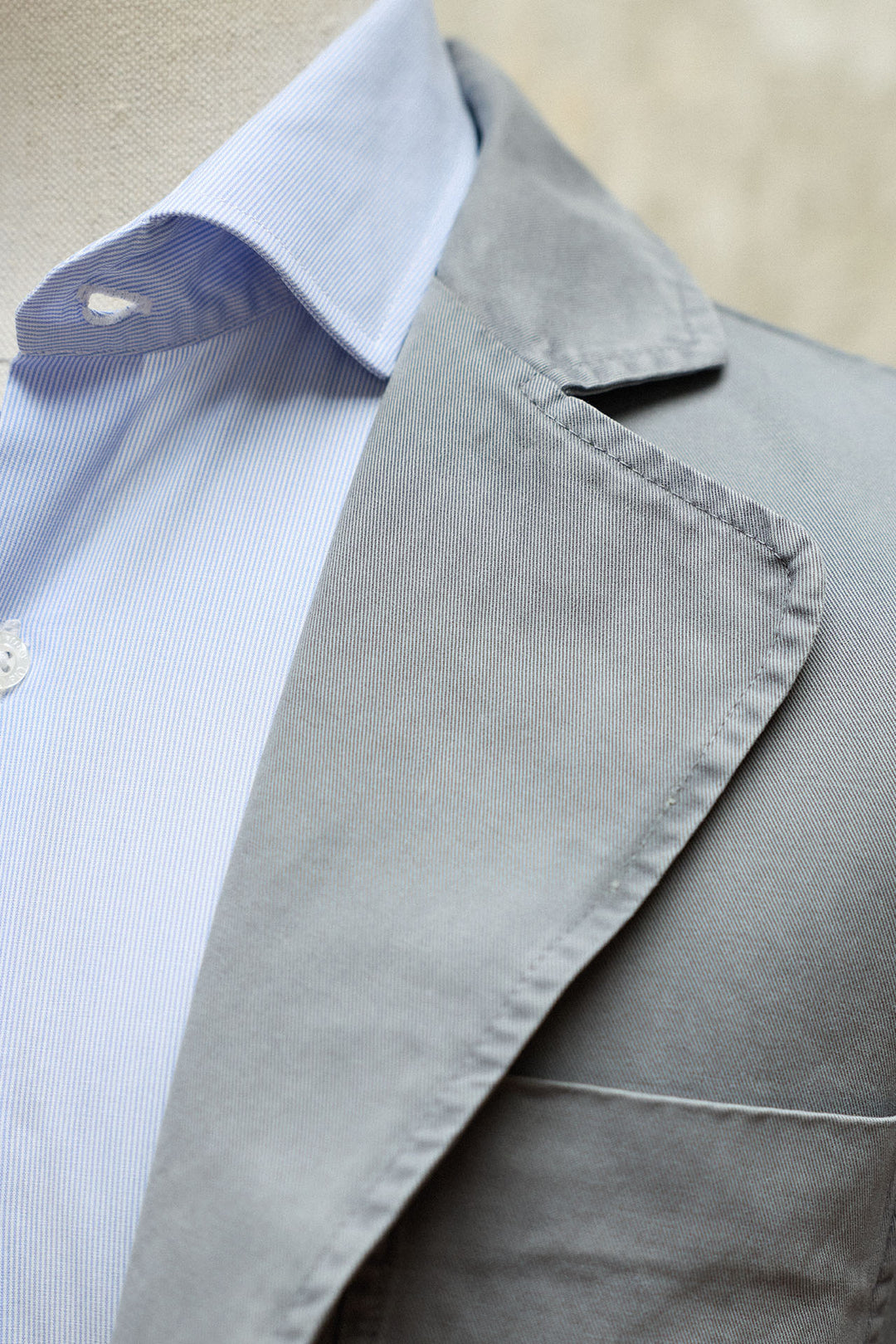 Blazer cinza aço desestruturado 100% algodão