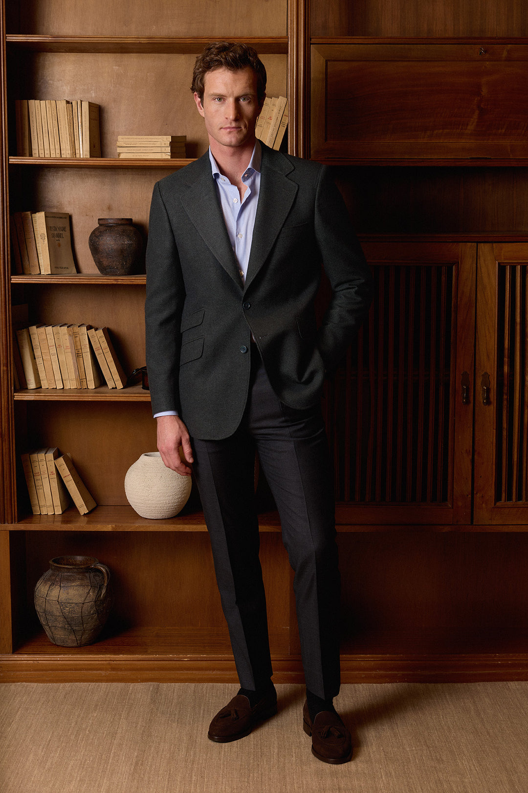 Blazer de linho marrom com lapela espinha de peixe