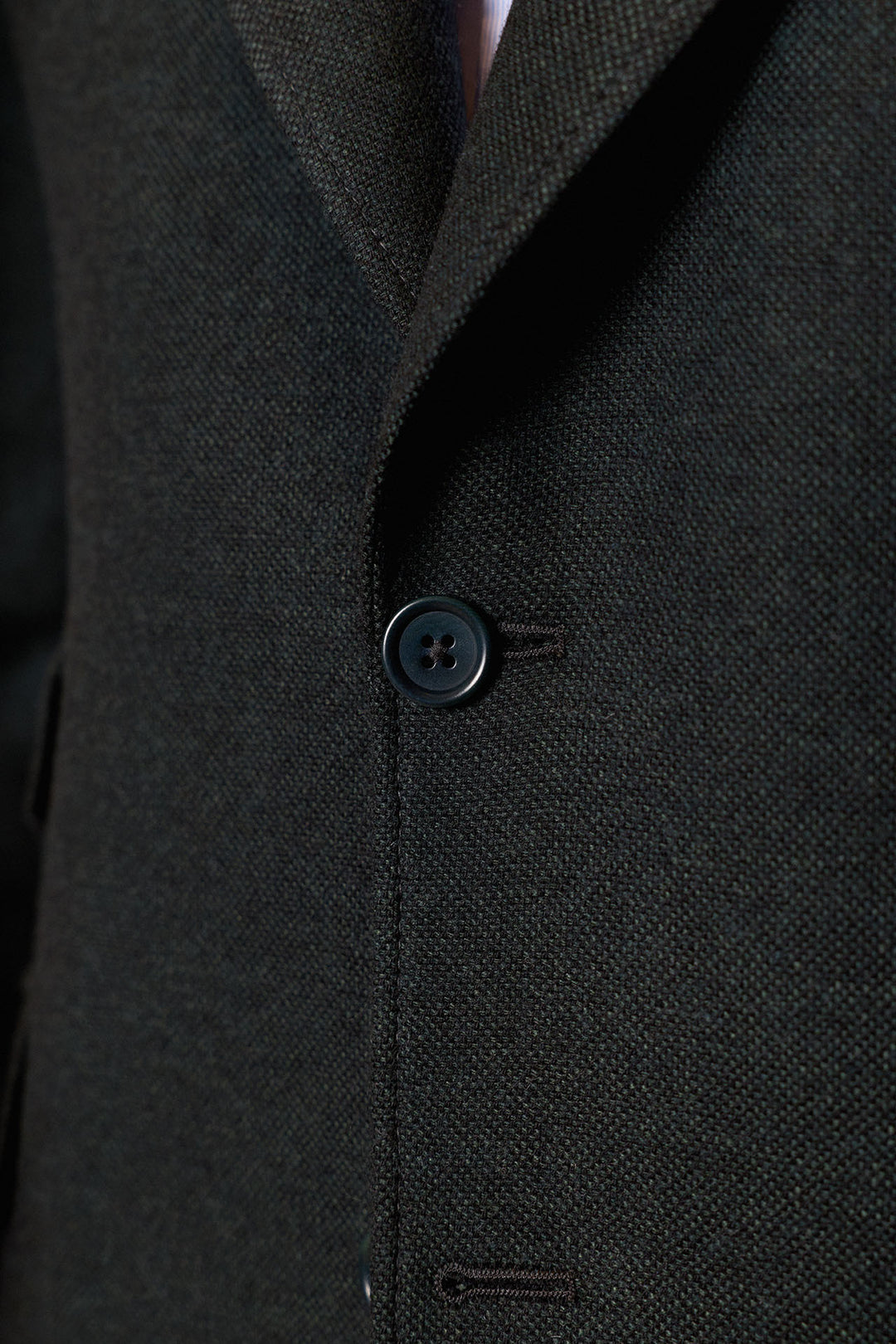 Blazer de linho marrom com lapela espinha de peixe