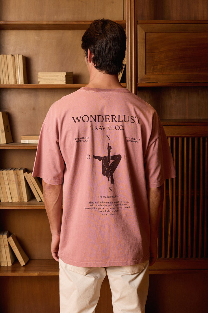 Camiseta Wonderlust Travel Rosa Desgastado