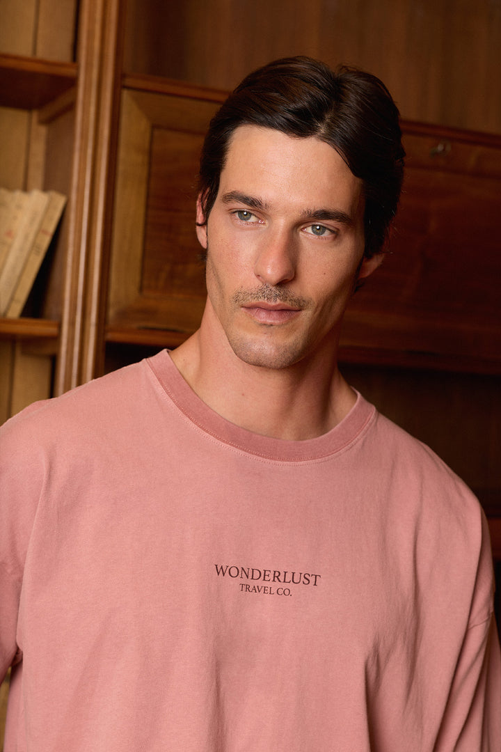 Camiseta Wonderlust Travel Rosa Desgastado