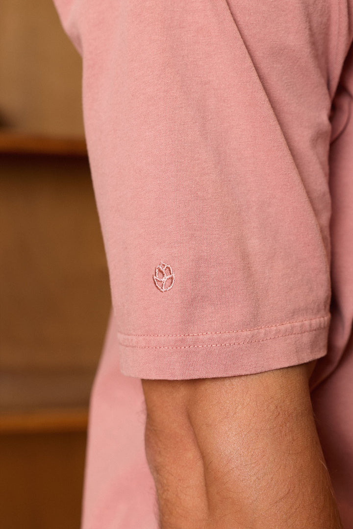 Camiseta Wonderlust Travel Rosa Desgastado