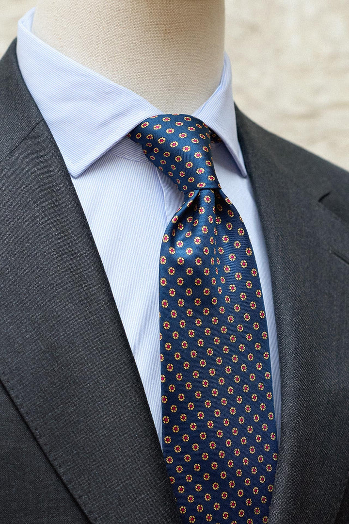Corbata Napoli Seda Azul Marino Margaritas Amarilla y Roja