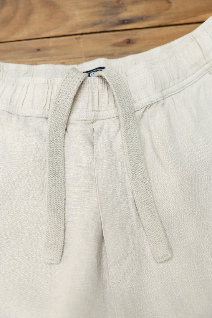 Calça cargo de linho com cordão na cintura em branco-sujo