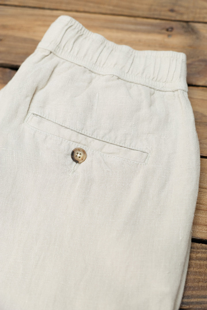 Calça cargo de linho com cordão na cintura em branco-sujo