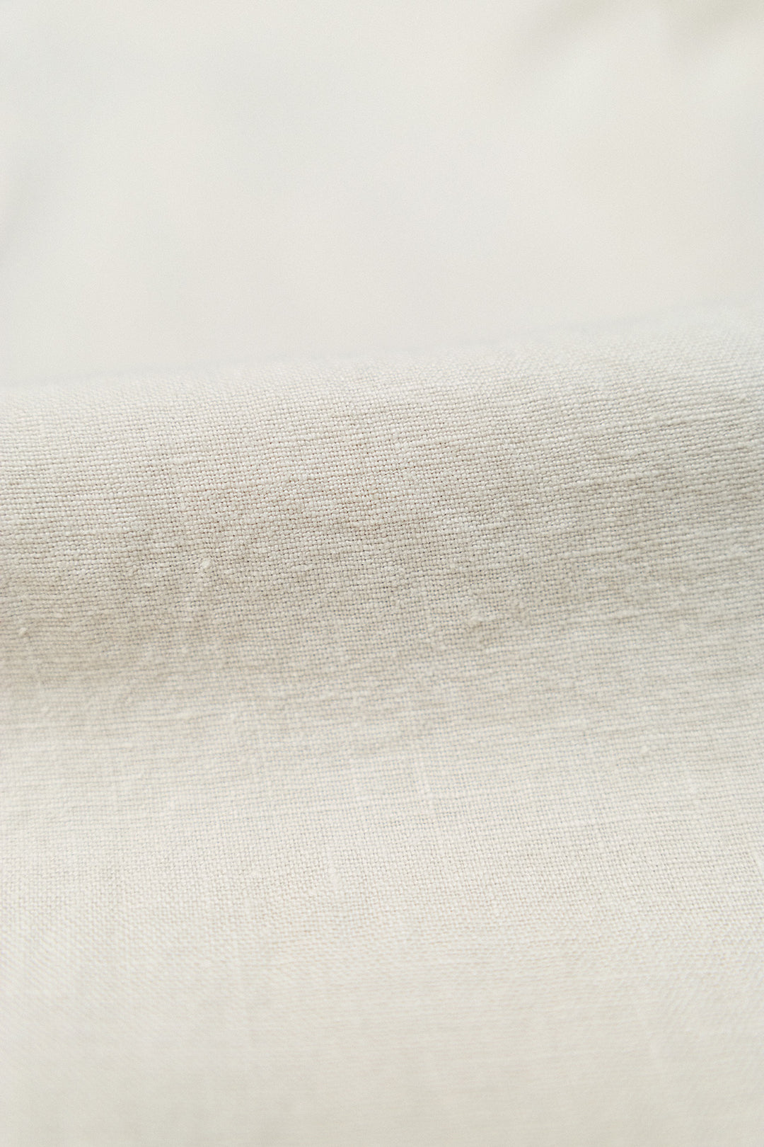 Calça cargo de linho com cordão na cintura em branco-sujo