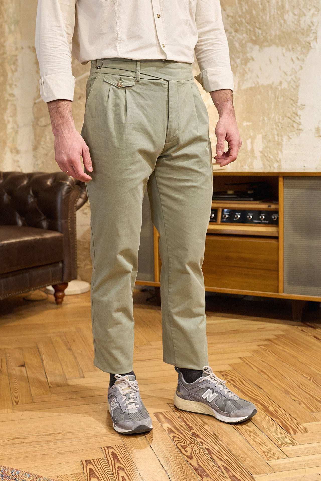 パンツ SIDE BUCKLE GRUKHA TROUSER - EUCALYPTUS Eucalyptus Cotton Gurkha Trousers – Old Jeffrey