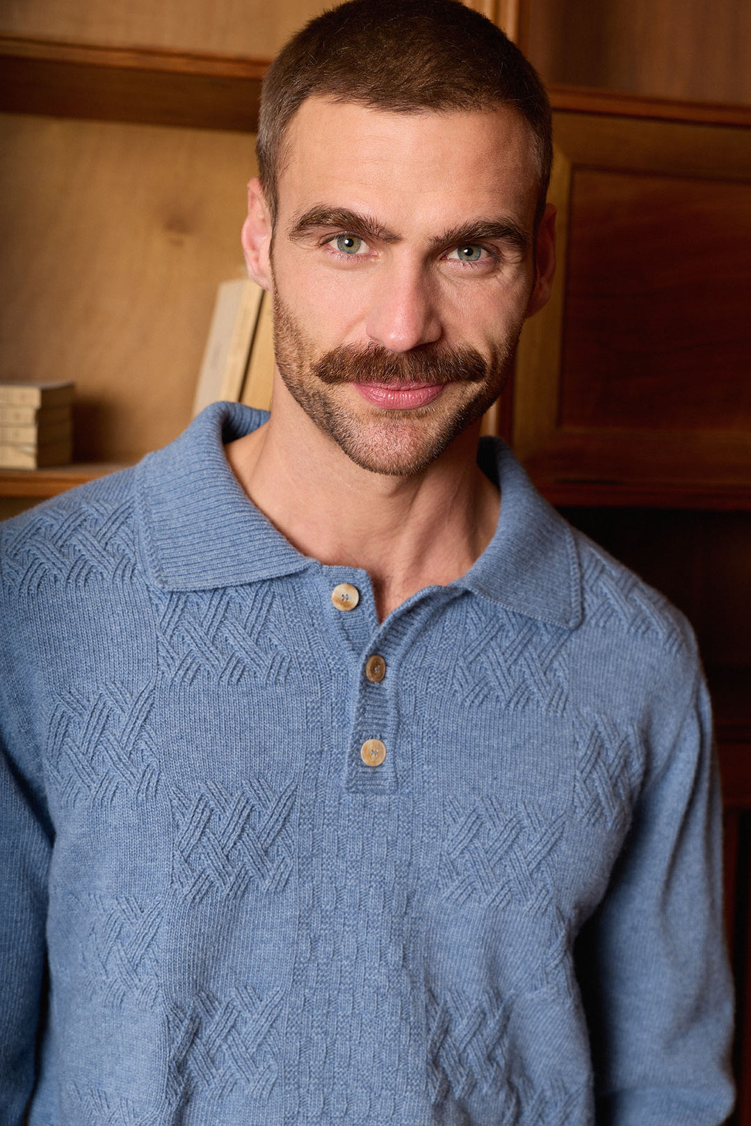 Polo Punto Manga Larga Relieve Azul Claro