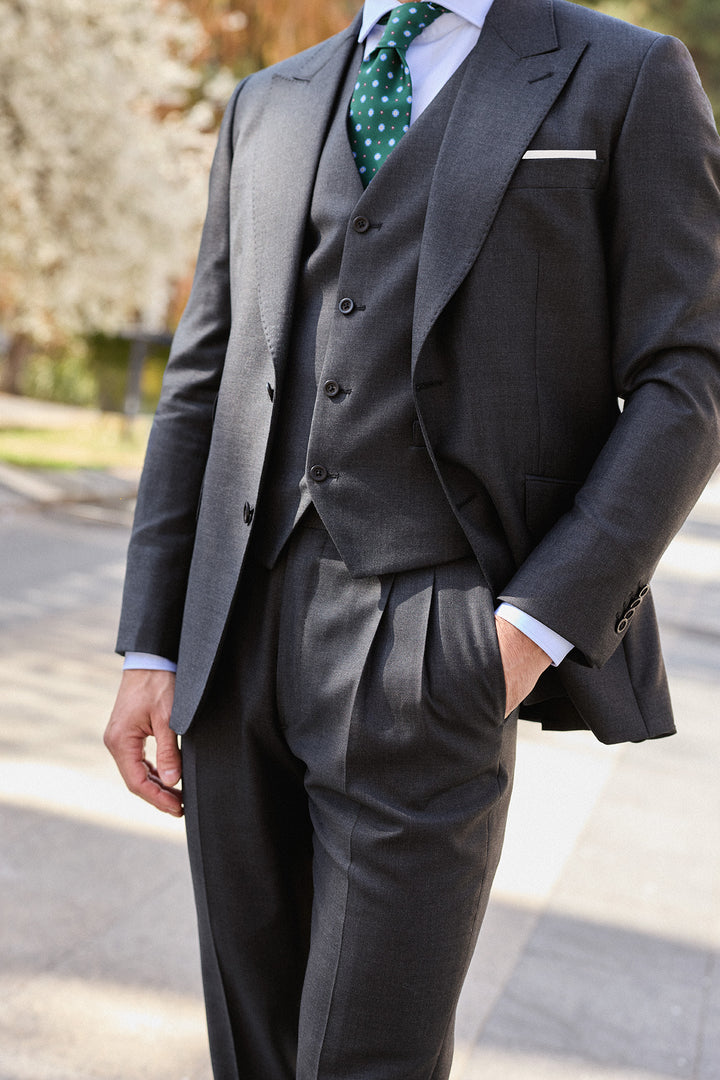 Traje Gris 3 Piezas Chaleco Recto Solapas 10,5cm